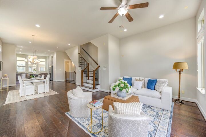 Property Photo:  151 E 2nd Street  TX 77007 