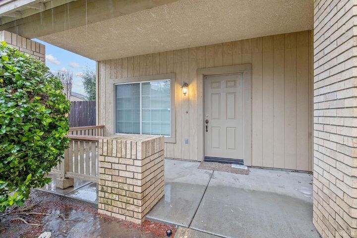 Property Photo: 3232 N Zion Circle CA 93230