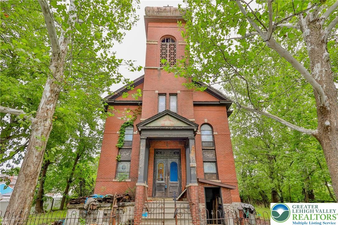 Property Photo:  1521 E 6th Street  PA 18015 