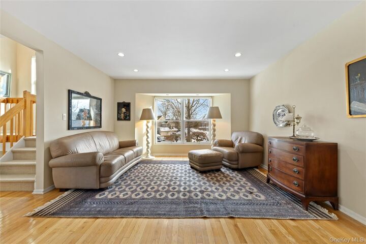 Property Photo:  10 Guilford Circle  NY 10526 