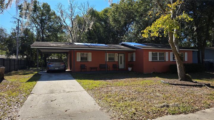 Property Photo:  1823 NE 31st Avenue  FL 32609 