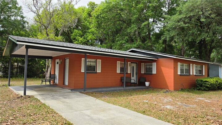 Property Photo:  1823 NE 31st Avenue  FL 32609 