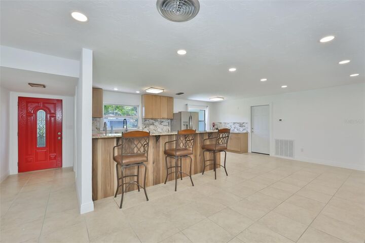 Property Photo: 1667 N Dakota Avenue NE FL 33703