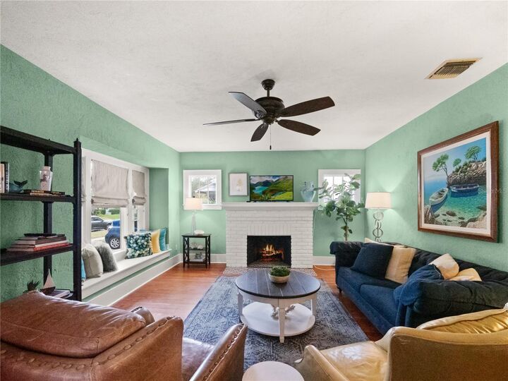 Property Photo:  818 Stetson Street  FL 32804 