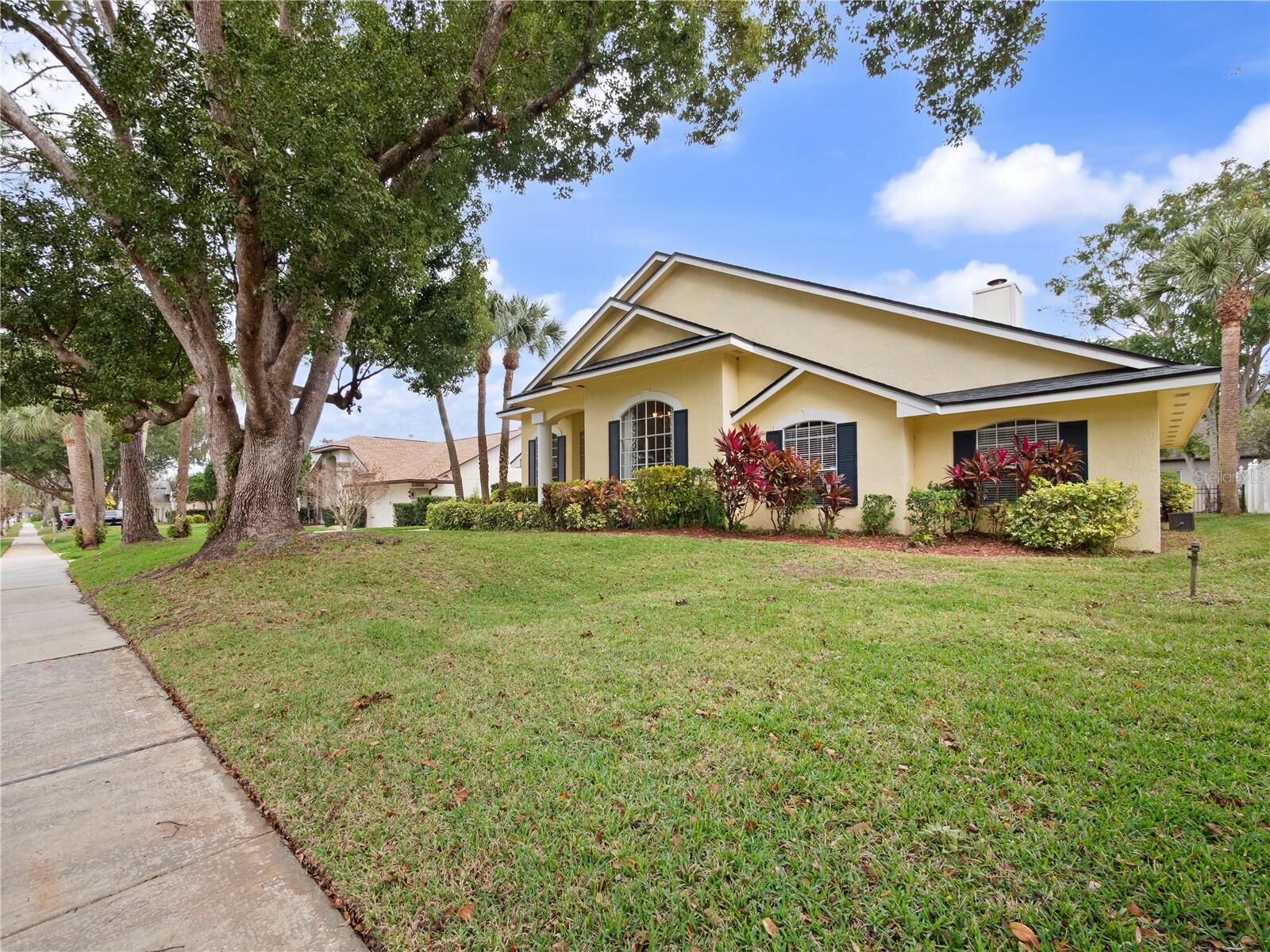 Property Photo:  1096 New Castle Lane  FL 32765 