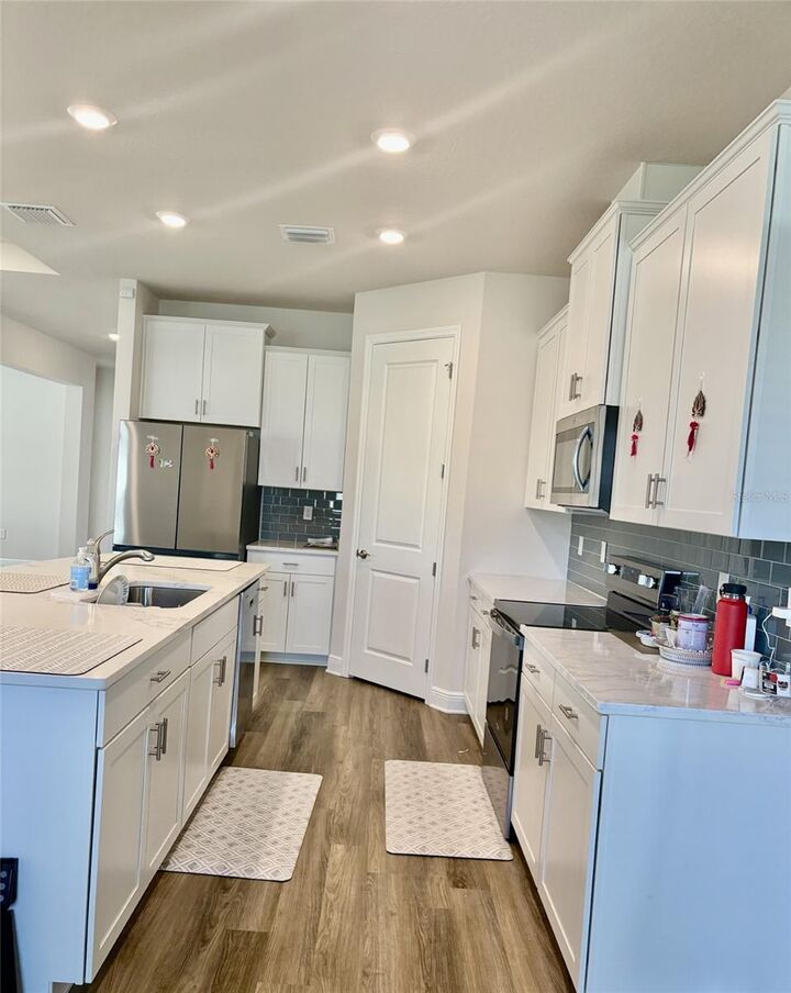 Property Photo:  4307 Pullet Court  FL 34211 