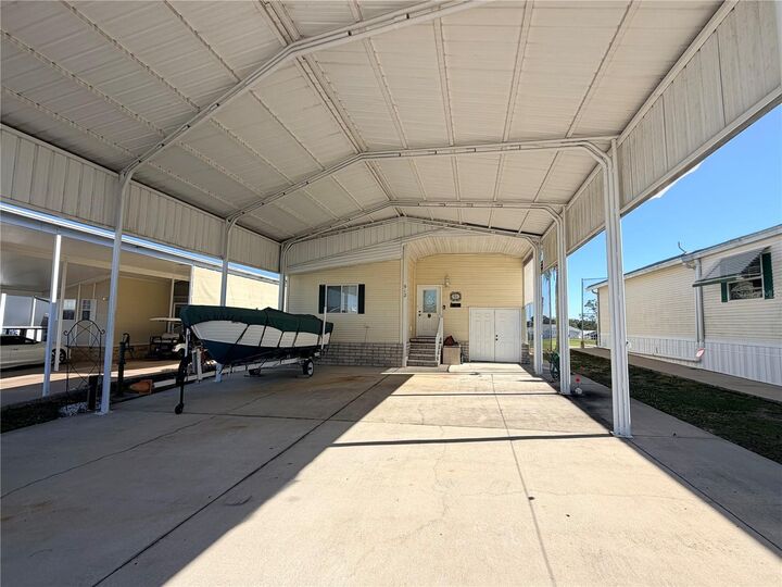 Property Photo: 912 St George Drive FL 33837