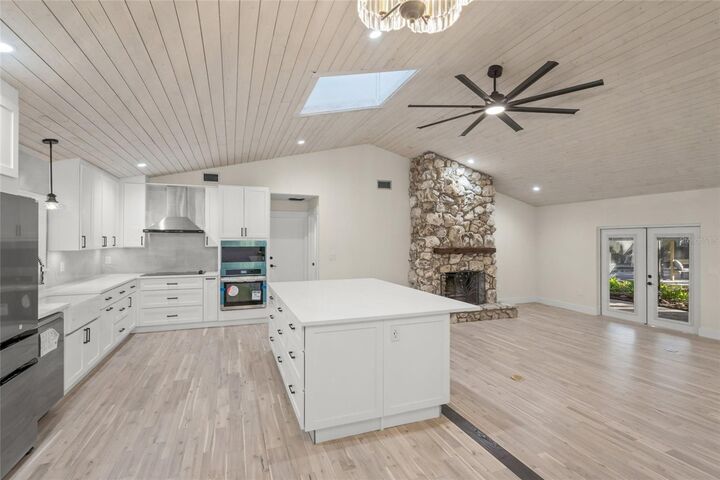 Property Photo: 4916 Hidden Oaks Trail FL 34232