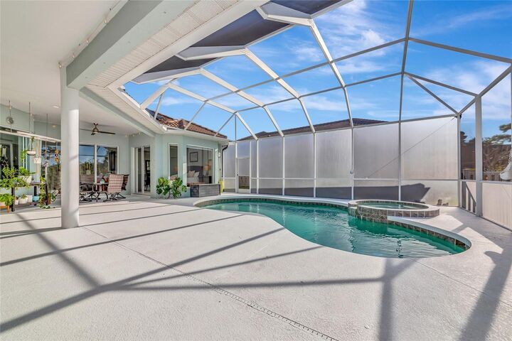 Property Photo:  1019 Scherer Way  FL 34229 