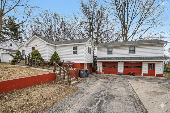 Property Photo:  2854 Oak Street  MI 49127 