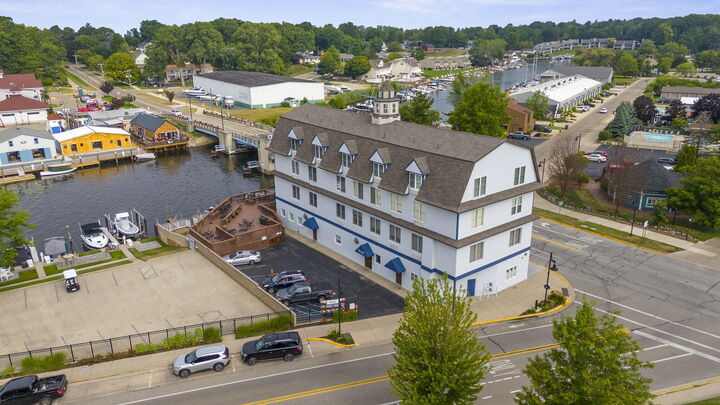 Property Photo: 532 Dyckman Avenue MI 49090