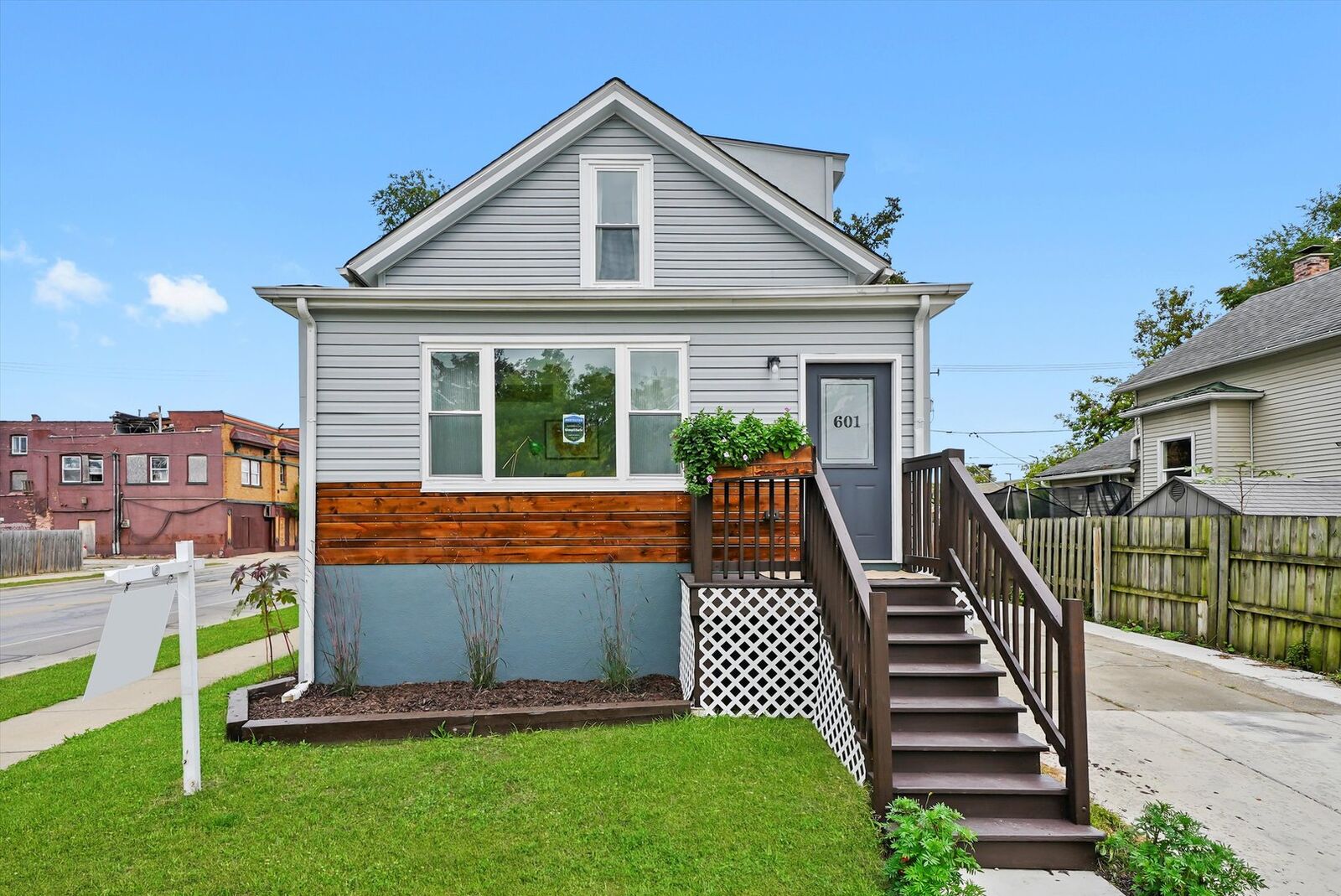 Property Photo:  601 S 6th Avenue  IL 60153 