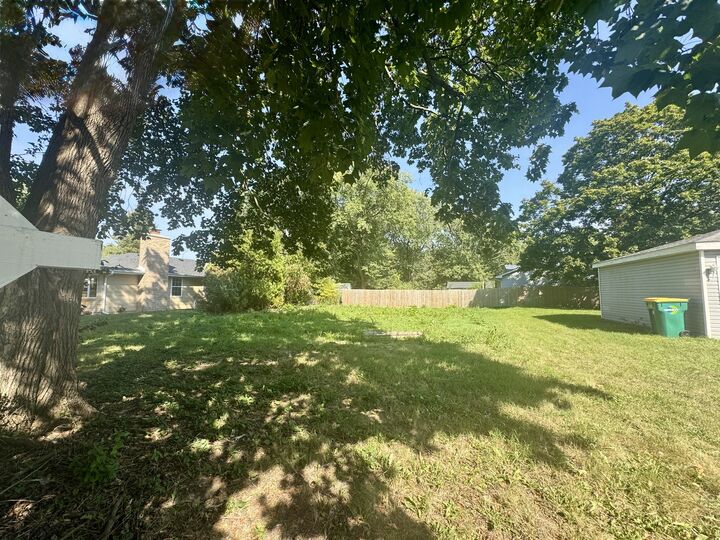 Property Photo:  820 N Van Buren Street  IL 60510 