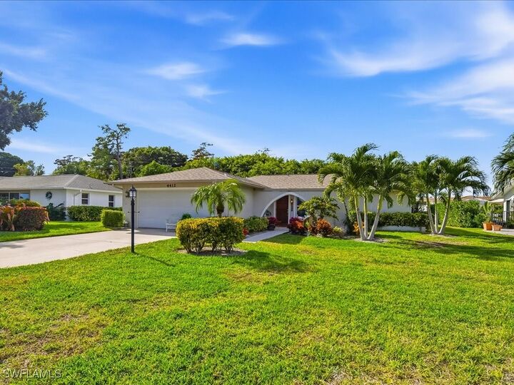 Property Photo: 4412 Beechwood Lake Drive FL 34112