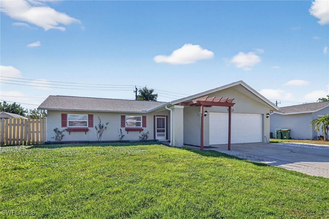 Property Photo:  1336 Lake Shore Drive  FL 34103 