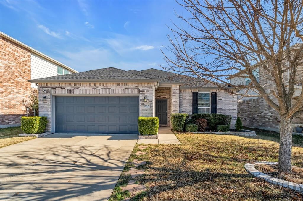 Property Photo:  1809 Abby Creek Drive  TX 75068 