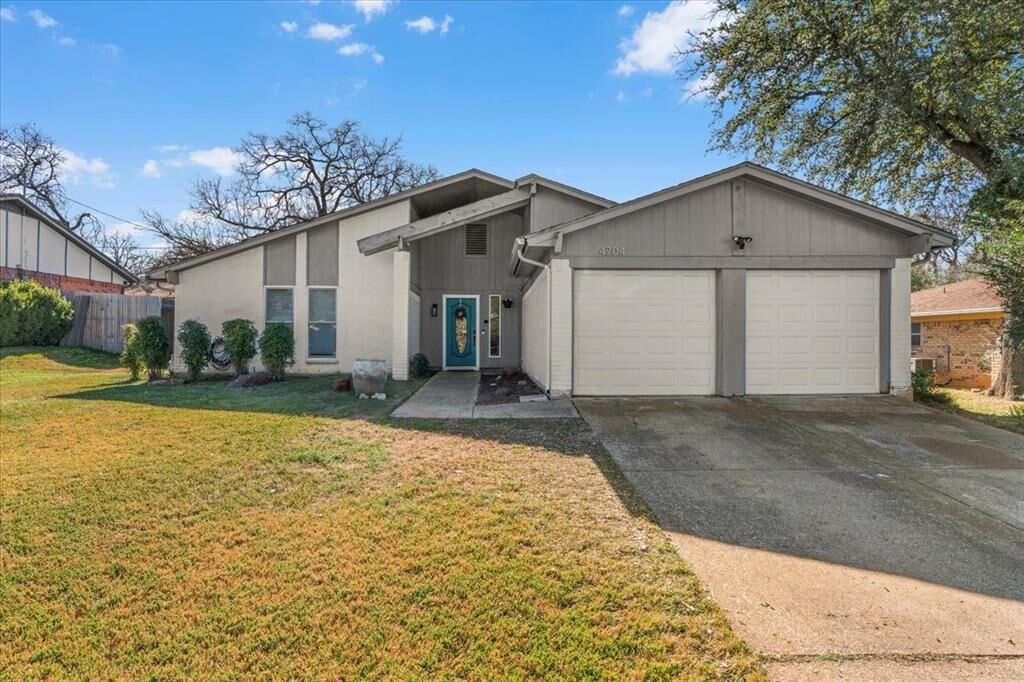 Property Photo:  4704 Burning Springs Drive  TX 76017 