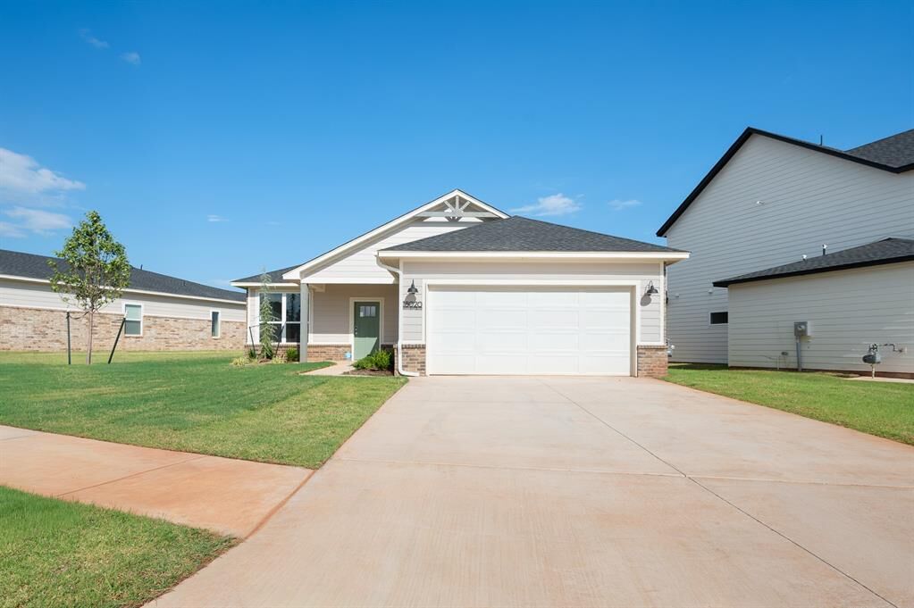 Property Photo: 18020 Anthem Boulevard OK 73012