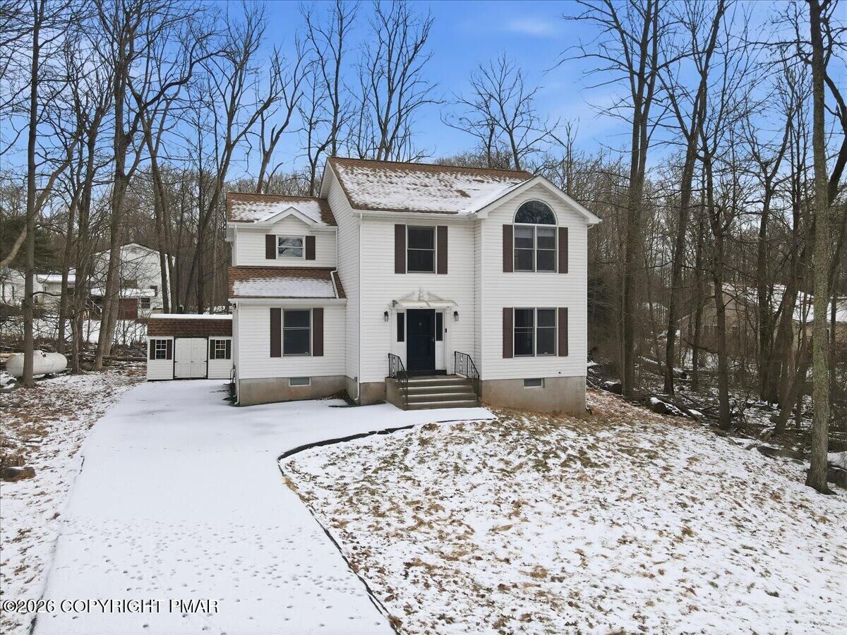 Property Photo:  5528 Elmwood Drive  PA 18372 