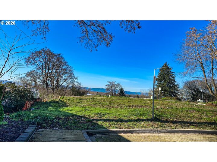 Property Photo:  3808 Rose Ct  WA 98660 