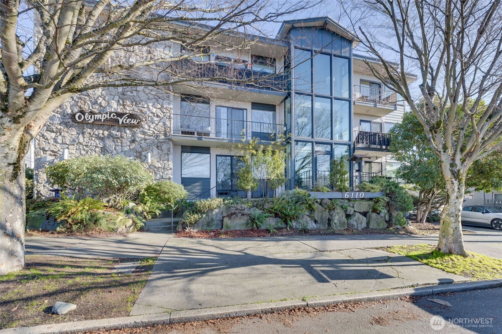 Property Photo:  6110  24th Avenue NW 203  WA 98107 