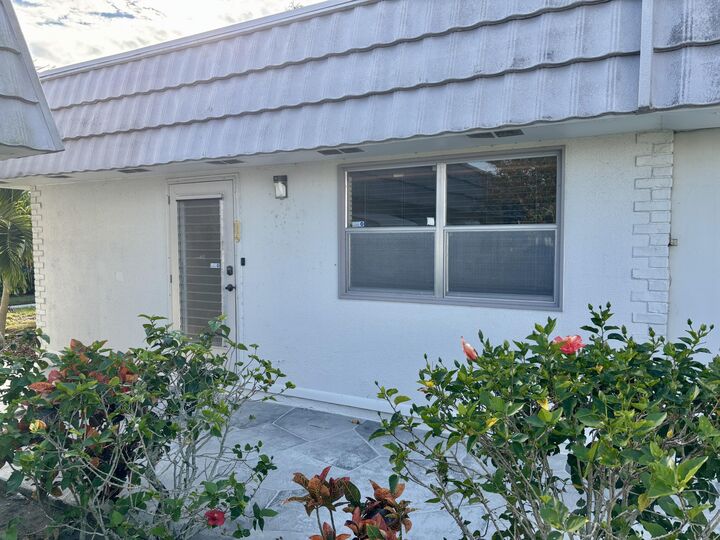 Property Photo:  185 Valencia H  FL 33446 