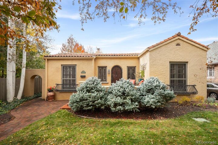 Property Photo:  2025 Eudora Street  CO 80207 