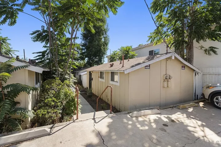 Property Photo: 5616 Riley St CA 92110