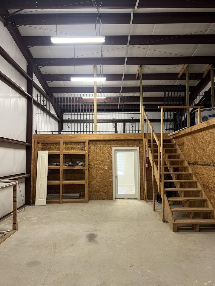 Property Photo:  445 W Railroad  TX 77613 