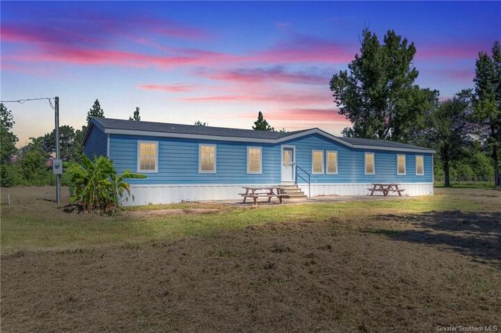 Property Photo: 334 White Oak Road LA 70657