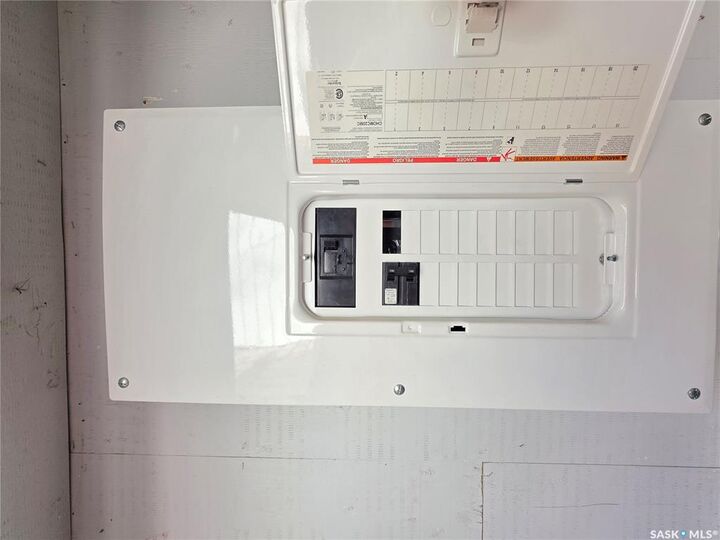 Property Photo:  591 35th Street W  SK S0M 0E0 