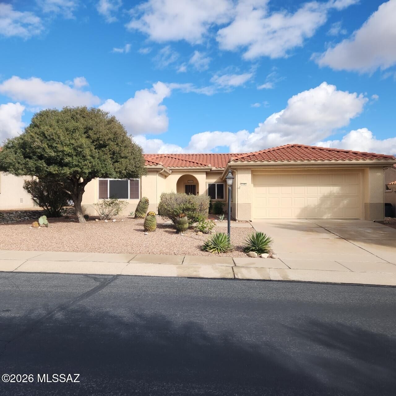 Property Photo: 2065 E Bighorn Mountain Drive AZ 85755