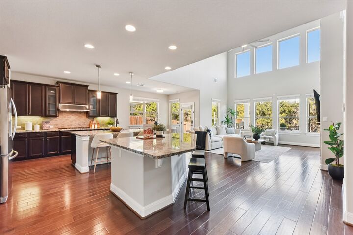 Property Photo: 5629 Siragusa Drive TX 78738