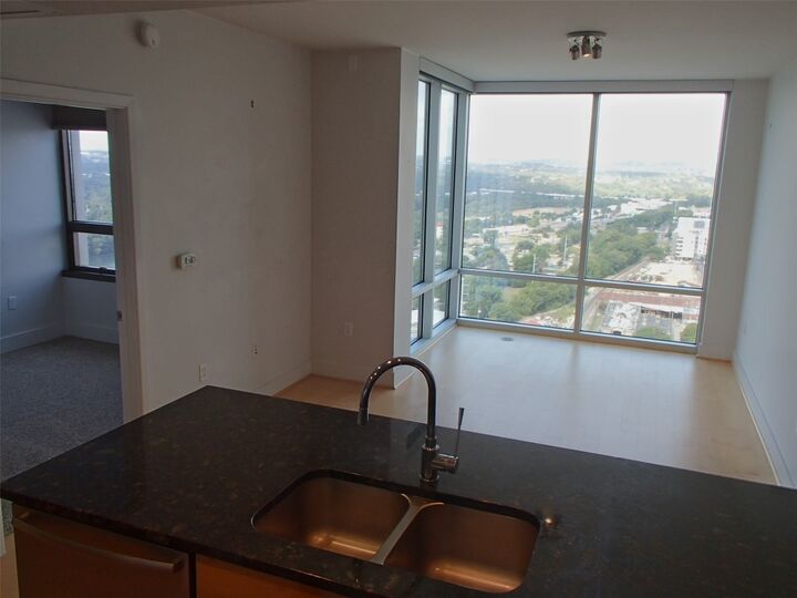 Property Photo: 300 Bowie Street 2704 TX 78703