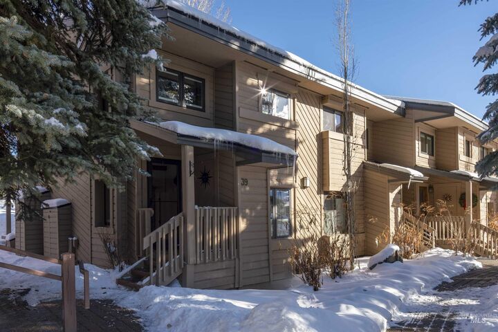 Property Photo:  2639 Ridge Lane  ID 83353 