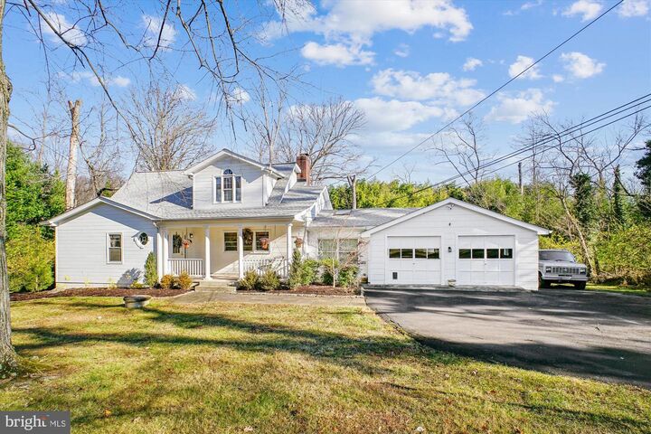 Property Photo:  2627 Five Oaks Road  VA 22181 