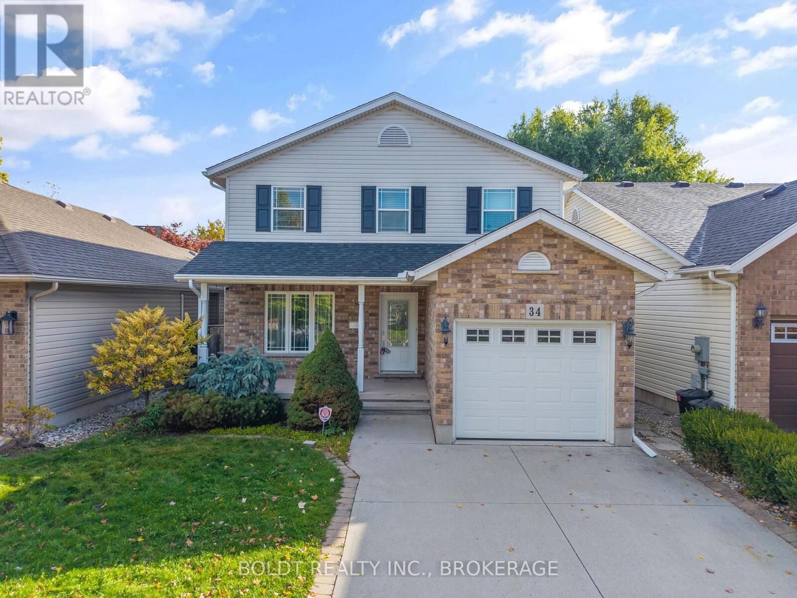 Property Photo:  34 Fitzgerald Street East  ON L2R 0A4 