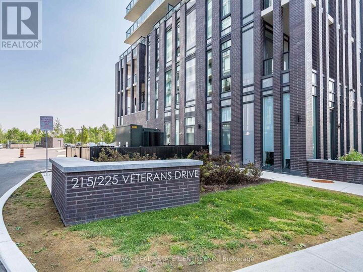 Property Photo:  215 Veterans Drive 211  ON L7A 5L6 