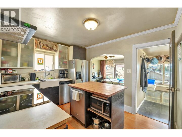 Property Photo:  2150 Nanaimo Street  BC V5N 5C7 