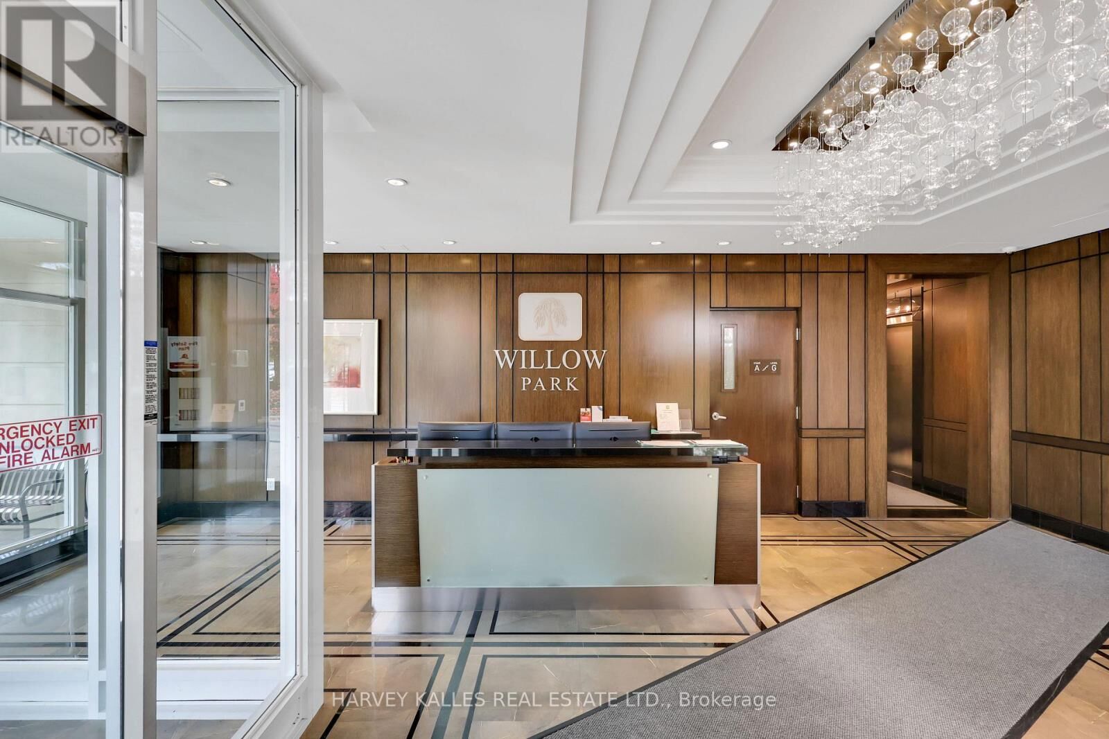 Property Photo:  17 Ruddington Drive 305  ON M2K 0A8 