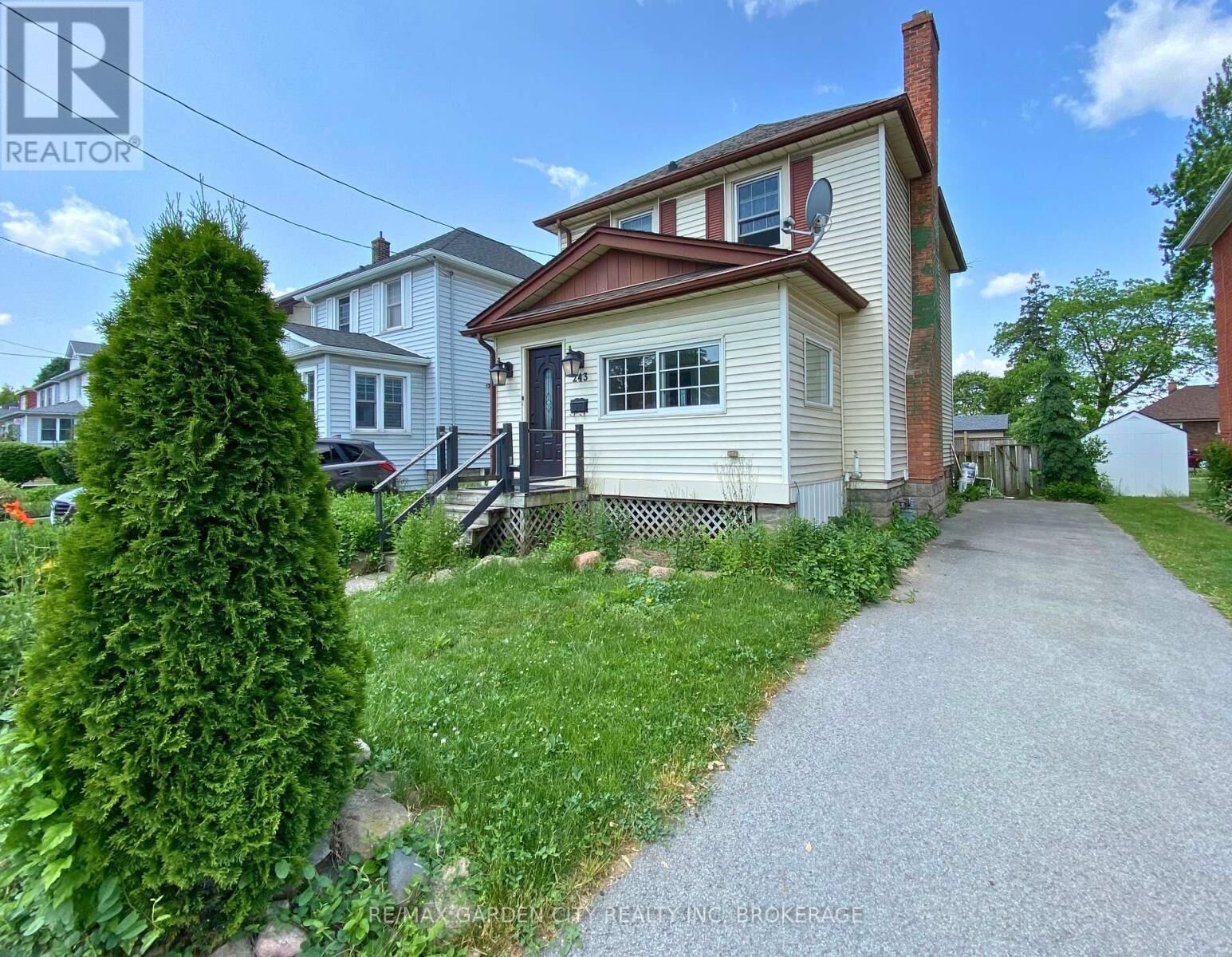 Property Photo:  243 Geneva Street  ON L2R 4R2 