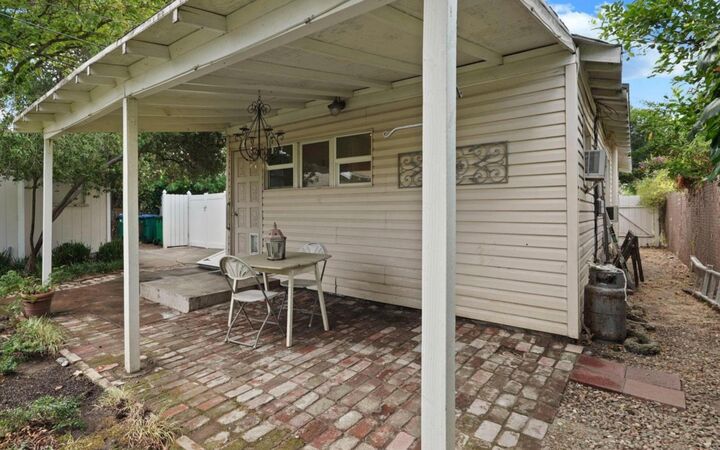 Property Photo:  511 E Locust St  CA 95240 