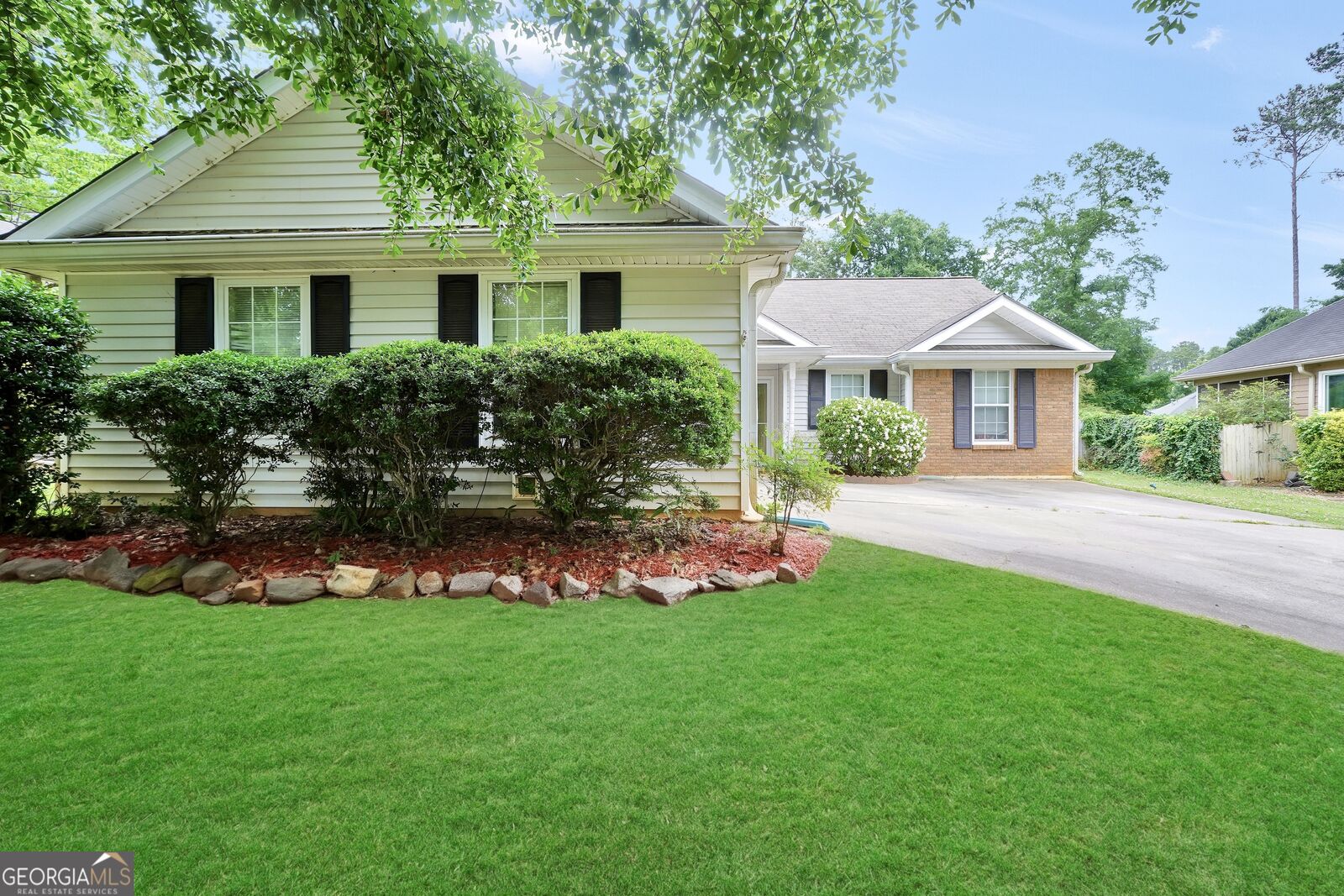 Property Photo:  105 Nanci Court  GA 30281 