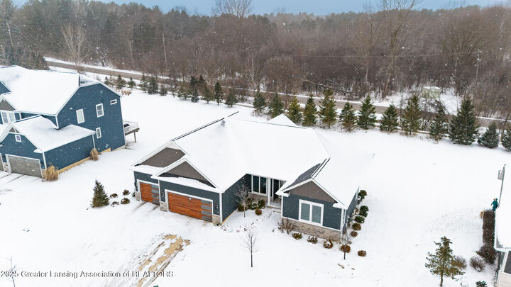 Property Photo:  6077 Sleepy Hollow Lane  MI 48823 