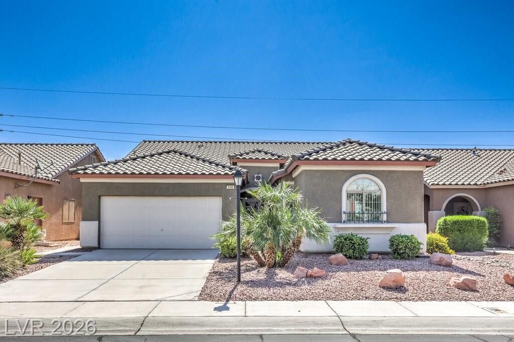 Property Photo:  