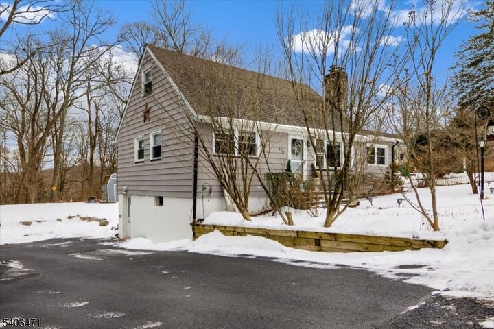 Property Photo:  413 Diggles Pl  NJ 07422 