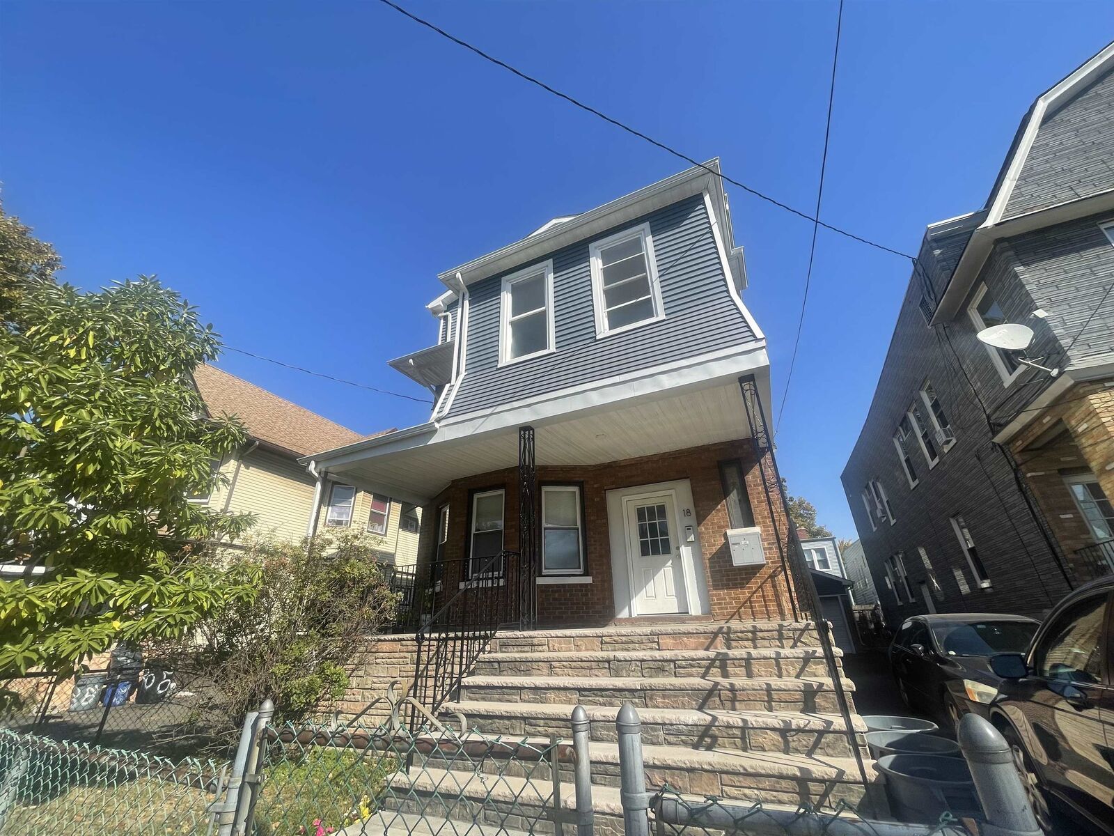 Property Photo:  18 Warner Ave 2  NJ 07305 