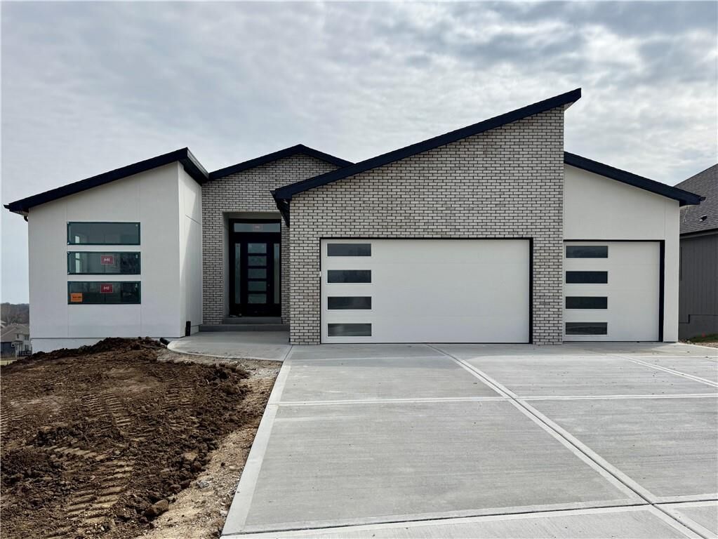 Property Photo: 4101 NW 77th Terrace MO 64151