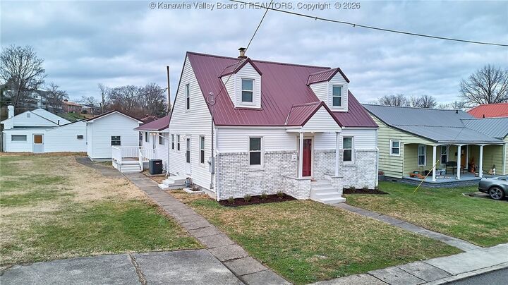 Property Photo:  719 Hansford Street  WV 25177 