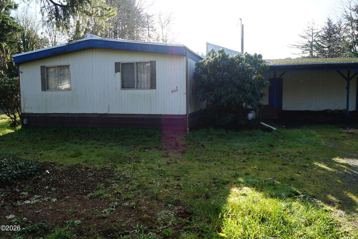 Property Photo:  341 SE Swan Avenue  OR 97380 